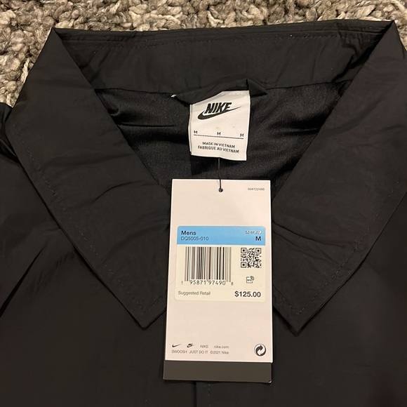 New NIKE Sportswear Authentics Mens Coaches Jacket in Black - Picture 13 of 14